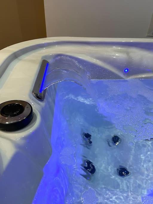 Maison Avec Jacuzzi โอรองช์ ภายนอก รูปภาพ